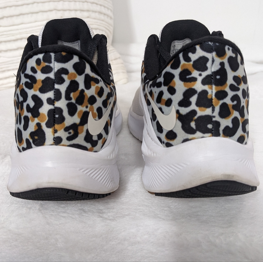 Nike Women's Quest 3 Premium Running Shoes White Light Bone Animal Print - Picture 8 of 12